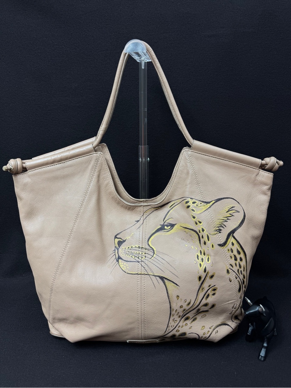 Beige Women's Tote Bag with Cheetah Graphic by me